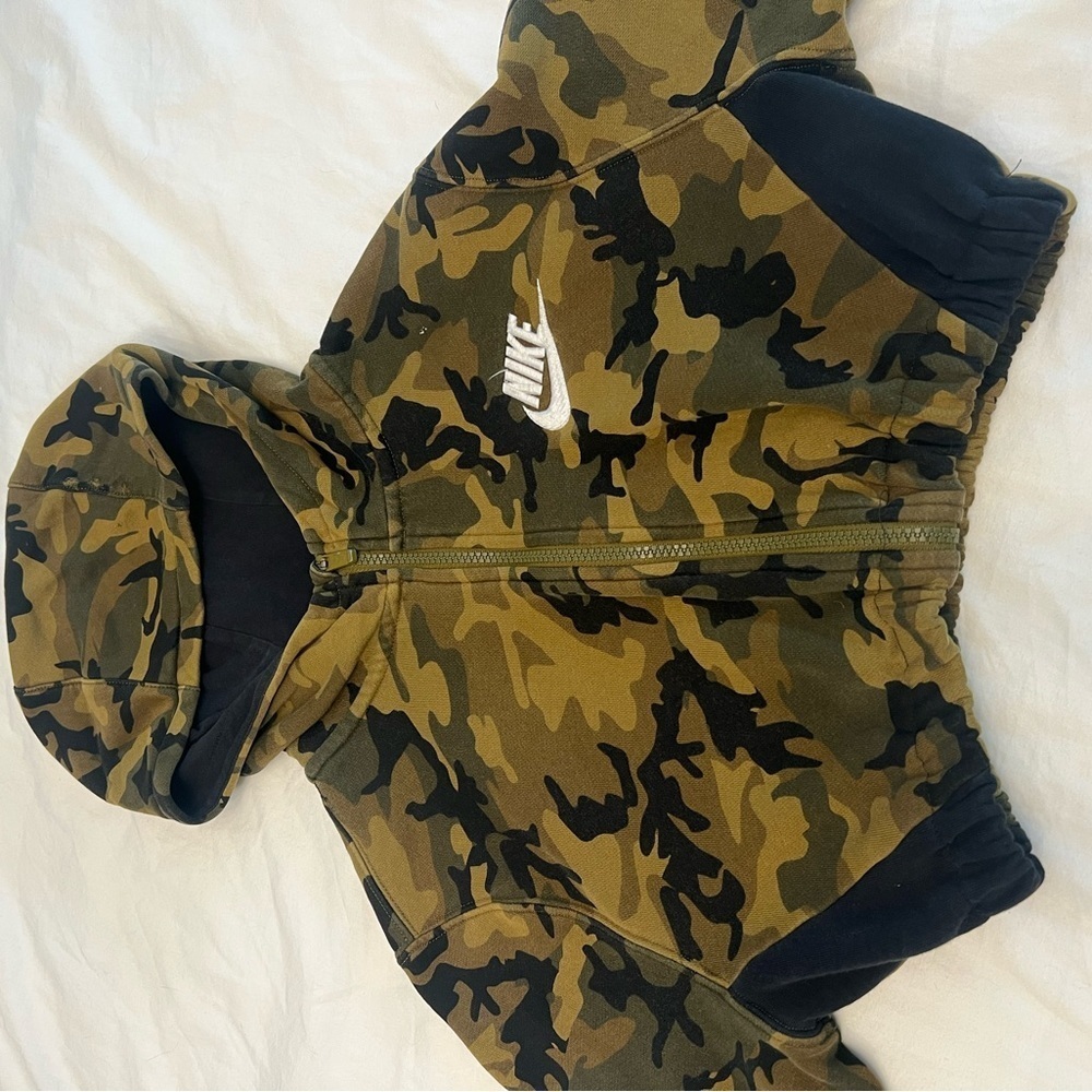 Nike REWORKED CROP HOODIE BRAND NEW NEVER WORN